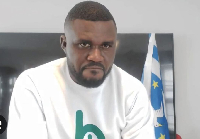 Il avait initialement décidé de subir un procès pour des crimes de fraude bancaire