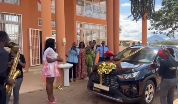 Anette Keysha Ikono refuse la voiture