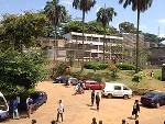 Un agent bloque les soutenances à l'université de Yaoundé 1