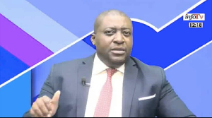 Le débat est modéré par le journaliste Parfait Ayssi