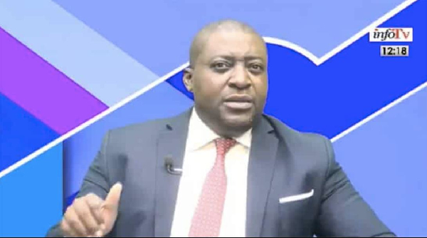 Le débat est modéré par le journaliste Parfait Ayssi