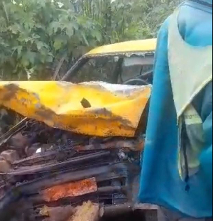 Le taximan est mort sur-le-champ et les deux enfants morts à l’hôpital de Soa