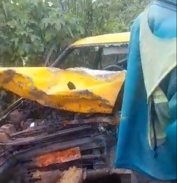 Le taximan est mort sur-le-champ et les deux enfants morts à l’hôpital de Soa
