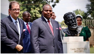 l’Ambassade de France à Bangui  et Touadera