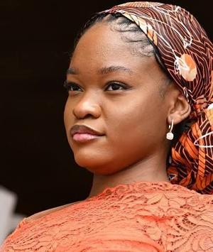 Indira Baboke Sur Fond Noir