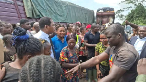Atanga Nji joue les secouristes sur la route à Bertoua dans la région de l’Est