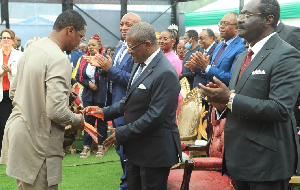 Le premier ministre Dion Ngute, le ministre Mouelle Kombi et Samuel Eto'o