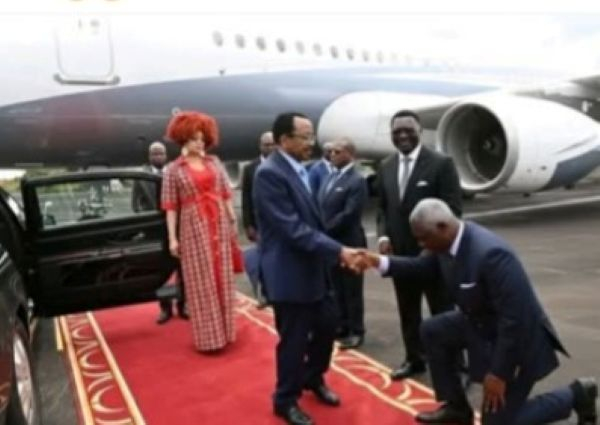 Samuel Mvondo Ayolo, DC de la présidence de la République n'était pas à genou