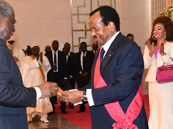 Biya et son entourage