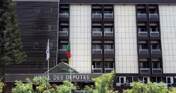 Une employée qui montre enfin son vrai visage