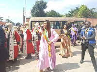 Honorable foster est finalement allée à la prestation de serment de Biya