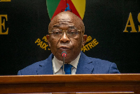 Il s'oppose à la prorogation du mandat des députés