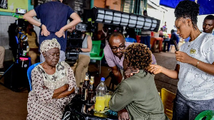 L’actrice Josette Kwanya dans une scène de La Maison du vent, film camerounais présenté à Venise