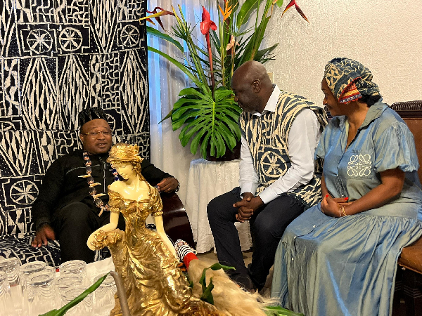 Le roi des Balengou a effectué une visite chez Jules Denis Onana