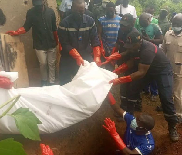 Son jeune oncle Awang est le principal suspect