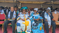 Marie Rose Dibong de l'UNDP au milieu