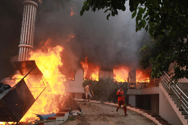 Le Népal en feu