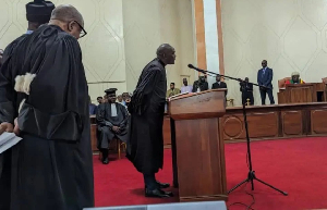 L'avocat de Theiller en train de démonter les avocats de Paul Biya devant le Conseil
