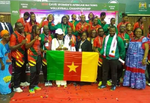 Les Lionnes indomptables célèbrent leur médaille de bronze après leur victoire contre le Rwanda