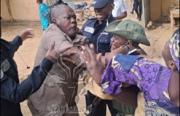 Bagarre entre le sous-préfet de Maroua 3 et la cheffe d’antenne d’Elecam