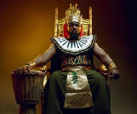 Il mêle Makossa, Bensikin, Assiko et Mangambeu à des  productions Afropop contemporaines