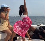 Jet privé – Hôtel – Champagne : La belle vie de Brenda Biya et ses amis à Kribi Jet privé – Hôtel – Champagne : La belle vie de Brenda Biya et ses amis à Kribi