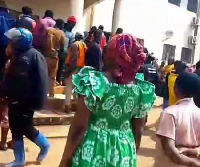 Tensions entre civils et policiers