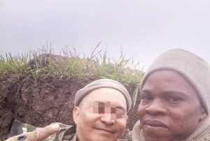 Nkoa Bibi Vincent à gauche