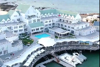 Samuel Foyou est propriétaire d'un gigantesque hôtel en Afrique du Sud