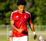Jaxon Tomak choisit le maillot camerounais pour sa première grande scène