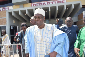 Issa Tchiroma Bakary  interdit de sortir du Cameroun