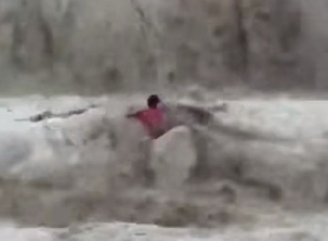 Gamin Piege Dans L'eau