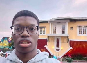 Il s'appelle Woupé Daniel et est Étudiant dans la ville de Pforzheim