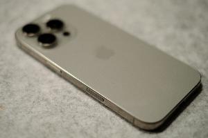 iPhone 16