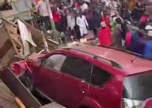 Vehicule Rouge Drame