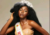 Elle aurait été intimidée au point où elle leur aurait dit qu’elle ne voulait plus de cette couronne