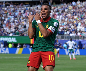 Kylian Mbappe Vetu En Couleur Du Cameroun