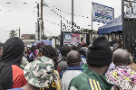 Fraude électorale : une représentante du RDPC poursuivie par la population à Douala