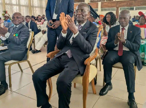 Il a obtenu la confiance de 87 conseillers sur 90, contre deux bulletins nuls et une abstention