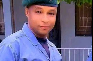 Douanier Partouzeur .png