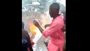 Les effigies de Paul Biya et du RDPC brûlées à Ngaoundéré