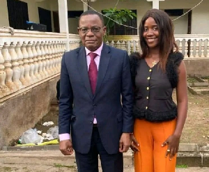 Maurice Kamto Et Une Militante