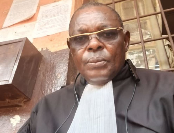 Ils sont à Foumban. Devant un tribunal militaire. Avec un avocat qui a fait le déplacement