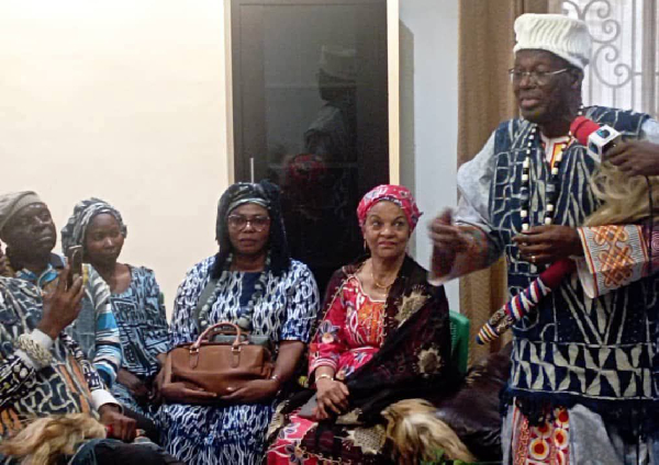 Issa Tchiroma Bakary intronisé par des notables bamiléké