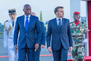 Macron Au Gabon.png