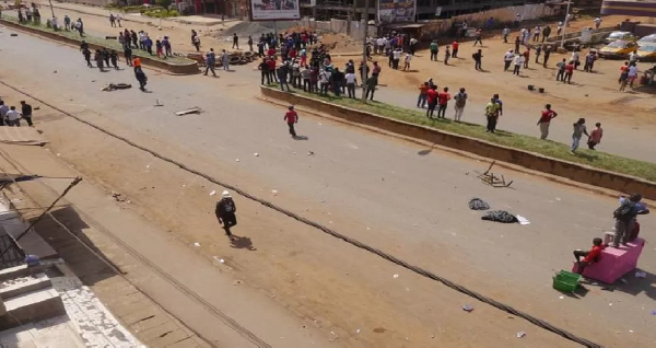 Cette situation est manquée par l’érection de barrages routiers et de prises d'otages