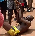 Yaoundé : la population s’occupe d’un violeur des gamines