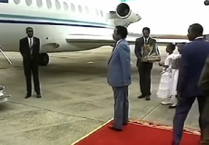 Biya Sur Le Tapis Rouge