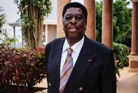 Cette décision concerne l’exécution de l’arrêt contradictoire n°07/CIV rendu le 4 février 2026