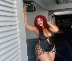 Je rends les gens riches : une bimbo enflamme la toile